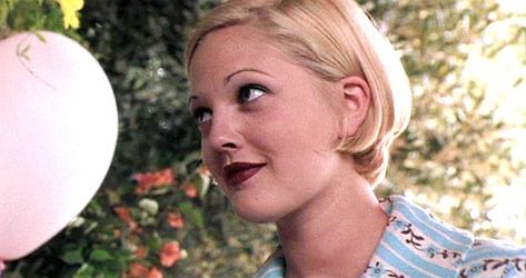 Drew Barrymore Short Hair, 90s Pixie, Black Hair Makeup, Style Analysis, Instyle Magazine, Girl Movies, Drew Barrymore, On The Side, Makeup Inspo