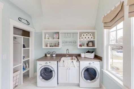 Coastal Laundry Room, Laundry Room With Sink, Laundry Room Paint Color, Laundry Room Paint, Laundry Room Colors, Alexander Home, Laundry Room Ideas, House Of Turquoise, Laundry Room Inspiration