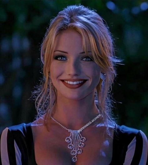 The Mask Cameron Diaz The Mask, Cameron Diaz Style, 90s Hairstyles, Cameron Diaz, The Mask, Celebrities Female, Pretty People, A Woman, Hollywood