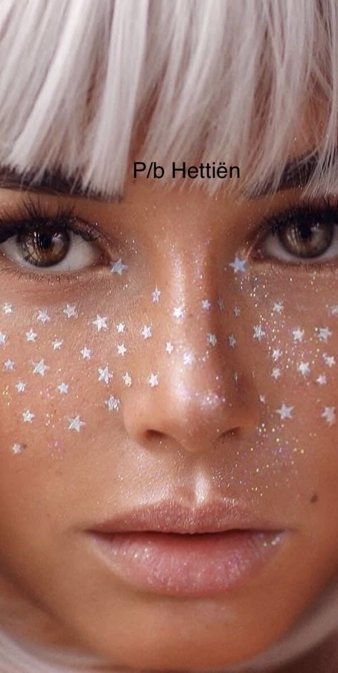 Sun Moon Stars Costume, Sun And Moon Makeup, Star Outfit Ideas, Boho Festival Makeup, Galactic Party, List Of Halloween Costumes, Makeup Carnaval, Summoning Spells, Witches And Warlocks