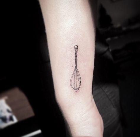 Tatouage cuisine fouet Kitchen Tattoo Ideas, Whisk Tattoo, Baking Tattoo, Movie Tattoos, Tattoo Inspo, Finger Tattoos, Tattoo Sketches, Tattoos And Piercings, I Tattoo