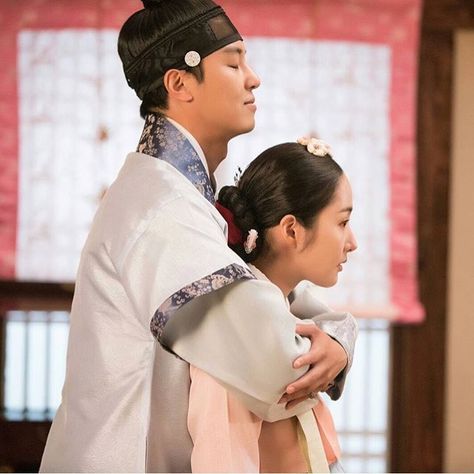 Queen For Seven Days Kdrama, Queen For Seven Days, Yeon Woo Jin, Yeon Woo, Arang And The Magistrate, Park Min Young, Korean Drama Movies, Romantic Moments, Seven Days