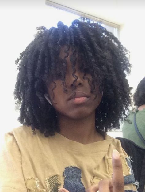 Curly Masc Hairstyles, Dyed Hair For Curly Hair, Black Men Long Curly Hair, Curly 4c Hairstyles, Black Guys With Long Hair, Hairstyles Masc, Poc Hairstyles Male, Alternative Curly Hair, Short Coily Hair