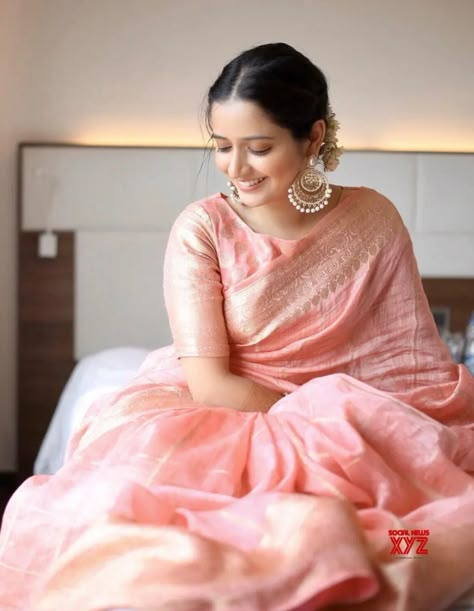 Ashika Ranganath, Sarees For Girls, Indian Sari Dress, Simple Saree Designs, Bridal Sarees South Indian, Saree Looks, Fashionable Saree Blouse Designs, Saree Poses, Simple Sarees