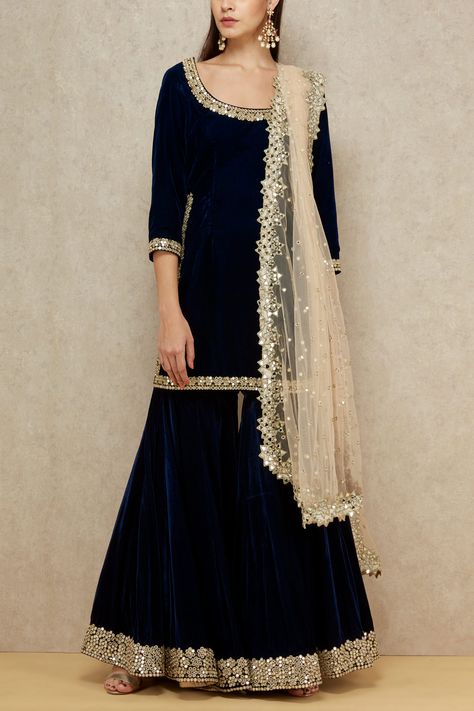 Velvet Sharara, Velvet Dresses Outfit, Abhinav Mishra, Gharara Designs, Sharara Designs, Velvet Dress Designs, Pakistani Dresses Casual, Salwar Kamiz, Indian Gowns Dresses