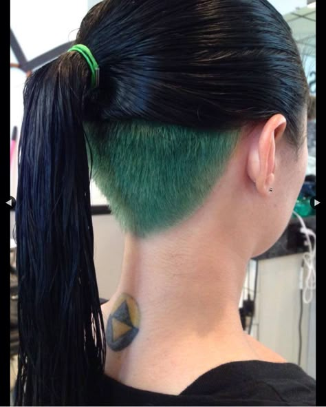 Green Undercut.... Maybe when my hair is longer 😉 Green Undercut Hair, Colored Undercut Hair, Dyed Undercut Women, Fem Undercut, Coloured Undercut, Hidden Undercut Short Hair, Undercut Colored Hair, Undercut Aesthetic, Experimental Hairstyles