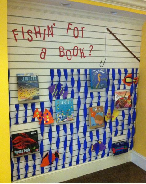 Library Summer Display, Book Fair Themes Library Displays, Library Themes Elementary, Back To School Book Display, Library Book Display Ideas, Summer Library Displays, Library Decoration Ideas, School Library Decorating Ideas, New Book Display