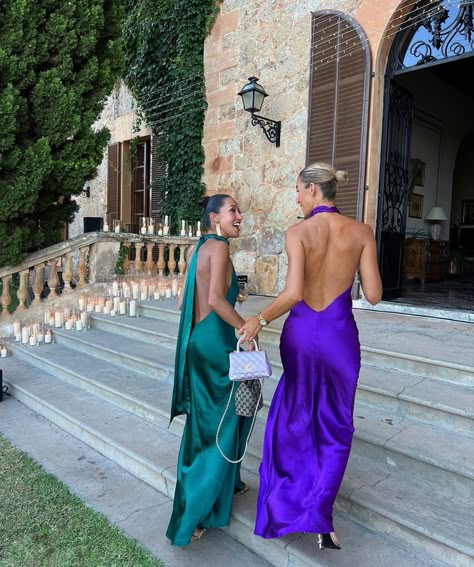 Matching Amanda uprichard dresses Purple Wedding Guest Outfit, Halter Neck Prom Dress, Prom Dress Purple, Spring Wedding Guest, Spring Wedding Guest Dress, Party Kleidung, Guest Attire, Wedding Guest Looks, Wedding Attire Guest