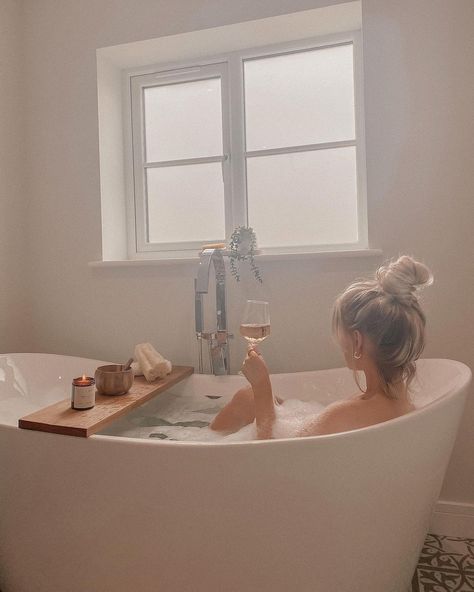 Gemma Louise Miles, Cottage Interior, Dream Apartment, Relaxing Bath, Dream Bathroom, Health And Beauty Tips, All Things Beauty, Bath Caddy