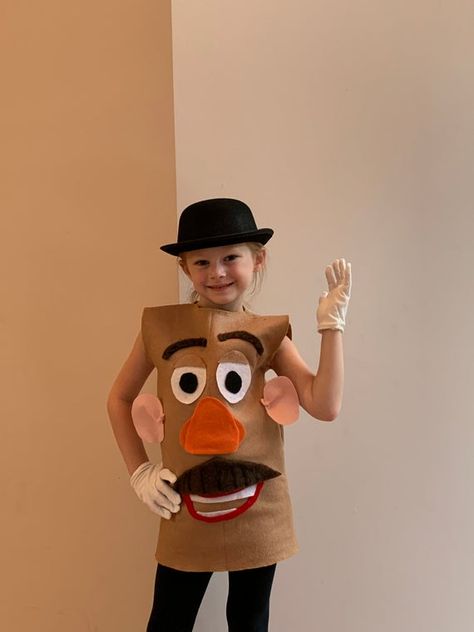 Mr Potato Head Costume, Disfraz Toy Story, Toy Story Halloween, Mrs Potato Head, Halloween Infantil, Book Character Costumes, Clever Halloween Costumes, Mr Potato, Mr Potato Head