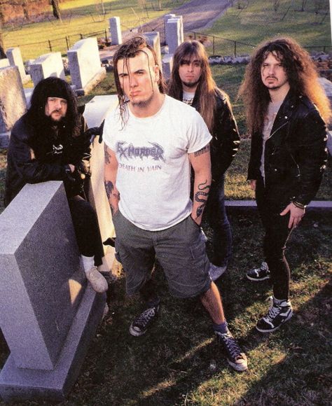 ~Pantera~ Pantera Band, Vinnie Paul, Dimebag Darrell, Groove Metal, Famous Musicians, I Tunes, Glam Metal, Popular Haircuts, Heavy Metal Music