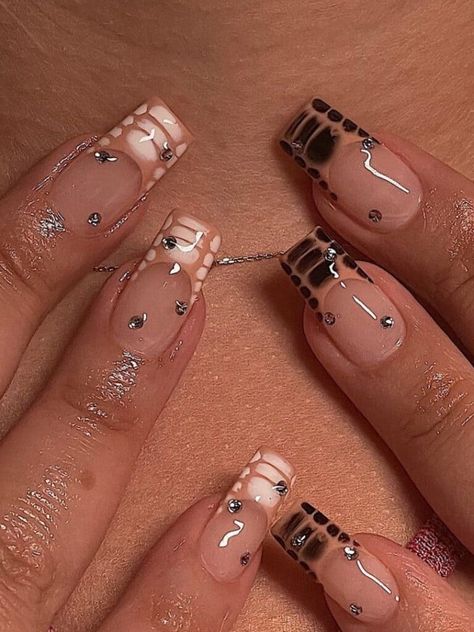 Brown Manicure, Brown Nail Designs, Ongles Beiges, Snake Skin Nails, Brown Nail Art, Nail Designs Ideas, Orange Nail Designs, Brown Nail, Brown Nails Design