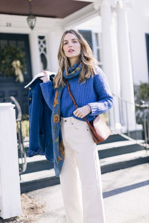 Cobalt Blue Spring 2023 Trend Cobalt Blue Outfit, Cobalt Sweater, Cobalt Blue Sweater, Blue Sweater Outfit, Beige Midi Skirt, Sweater And Jeans Outfit, Spring Sweater Outfits, Checked Trousers, Blue Spring