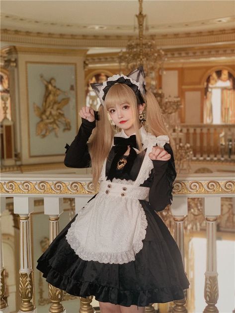 Dress Aesthetic Vintage, Victorian Maid, Maid Cosplay, Maid Outfit, Kawaii Fashion Outfits, Dress Aesthetic, Maid Dress, Photos Of Women, One Piece Dress