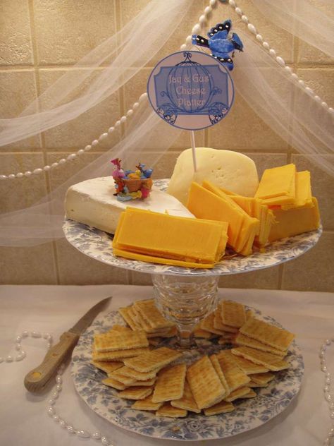 Cinderella Inspired Food, Cinderella Food Ideas, Cinderella Food, Cracker Platter, Cinderella Party Theme, Cracker Tray, Disney Inspired Food, Cinderella Mice, Cinderella Theme