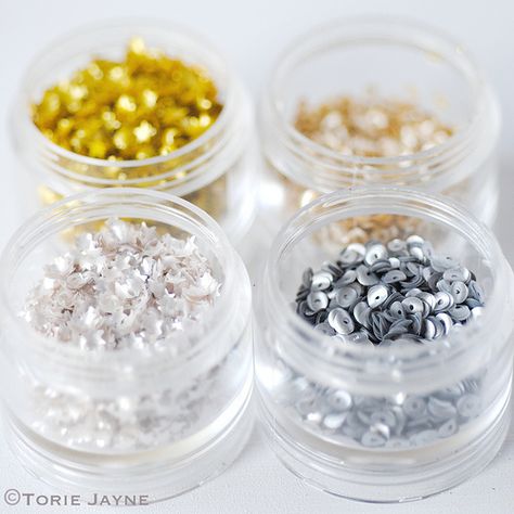 Edible sequins Edible Sequins, Edible Glitter Desserts, Homemade Edible Glitter, Sparkly Drinks Edible Glitter, Edible Glitter Spray, Sequin Cake, Edible Confetti, Fondant Toppers, Betty Crocker