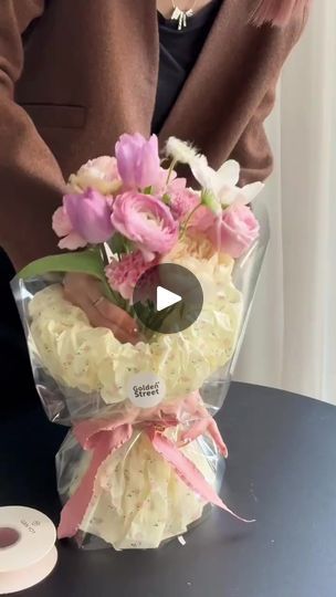 109K views · 1.1K reactions | Wrapping Up a Beautiful Bouquet: Step-by-Step Tutorial🌿💐
#florist #flowerarrangement #giftwrapping #flowerwrappingtutorial #bouquetwrapping | FloralSupplies.com Wraping Flowers Tutorial, Flowers Tutorial, Bouquet Wrap, Flower Tutorial, Beautiful Bouquet, Florist, Flower Arrangements, Step By Step, Gift Wrapping