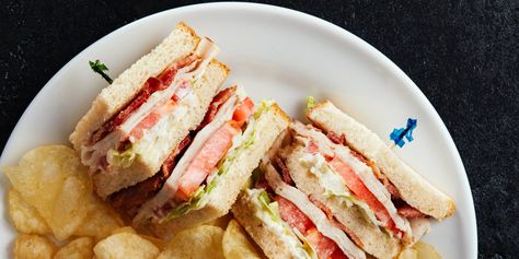 Yes, there's a wrong way to make a turkey club. We're here to help you avoid the pitfalls. Turkey Club Sandwich, Make A Turkey, Club Sandwich Recipes, Turkey Club, Easy Sandwich Recipes, How To Make Turkey, Cold Sandwiches, Deli Sandwiches, Idee Pasto