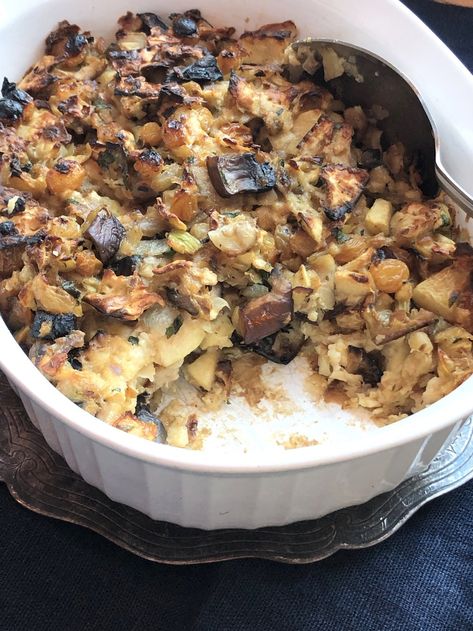 Stuff It: Matzo Stuffing Passover Stuffing Recipe, Matzo Stuffing, Kosher Recipes Jewish, Passover Holiday, Passover Food, Passover Dinner, Kitchen Vignettes, Heritage Recipes, Turkey Stuffing