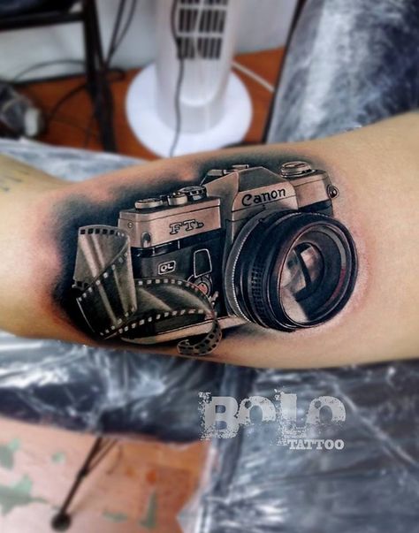 Retro Canon Camera Camera Film Tattoo, Camera Tattoo Design, Photography Tattoos, Hairline Tattoos, Camera Tattoos, Tattoo Filler, Tattoo Symbols, Camera Tattoo, Retro Tattoos