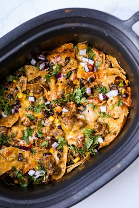 Slow Cooker Ground Beef Taco Casserole - Wholesomelicious Taco Casserole Crockpot, Ground Beef Taco Casserole, Beef Taco Casserole, Casserole Crockpot, Slow Cooker Ground Beef, Ground Beef Taco, Ground Turkey Tacos, Salsa Verde Chicken, Beef Taco