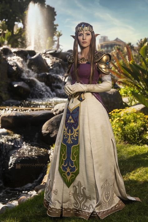 Zelda Twilight Princess Cosplay, Twilight Princess Cosplay, Princess Zelda Costume, Princess Zelda Cosplay, Character Alphabet, Zelda Costume, Alphabet Challenge, Legend Of Zelda Twilight Princess, Zelda Cosplay