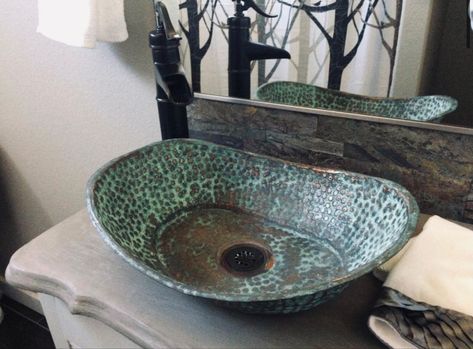 Vanity Wash Basin, Copper Vessel Sinks, Unique Sinks, Copper Sink Bathroom, Copper Bathtubs, Copper Bathroom, Round Sink, Decor Ikea, Concrete Sink