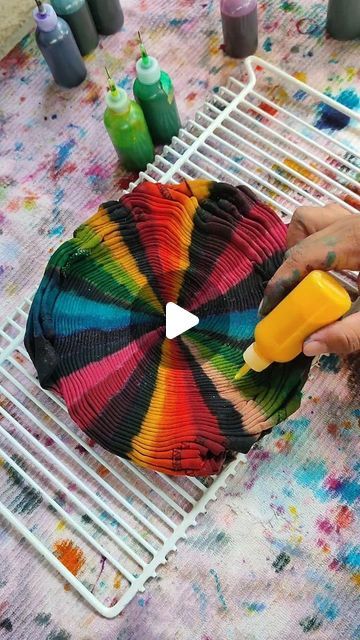 Fun Tye Dye Ideas, How To Make Dye For Tie Dye, Tie Dye Shirts Patterns Tutorials, Tie Dye Folds Techniques, Tie Dye Curtains Diy, How To Geode Tie Dye, Tie Dye Skirt Diy, Tie Dye Patterns Videos, Tie Dye Reverse