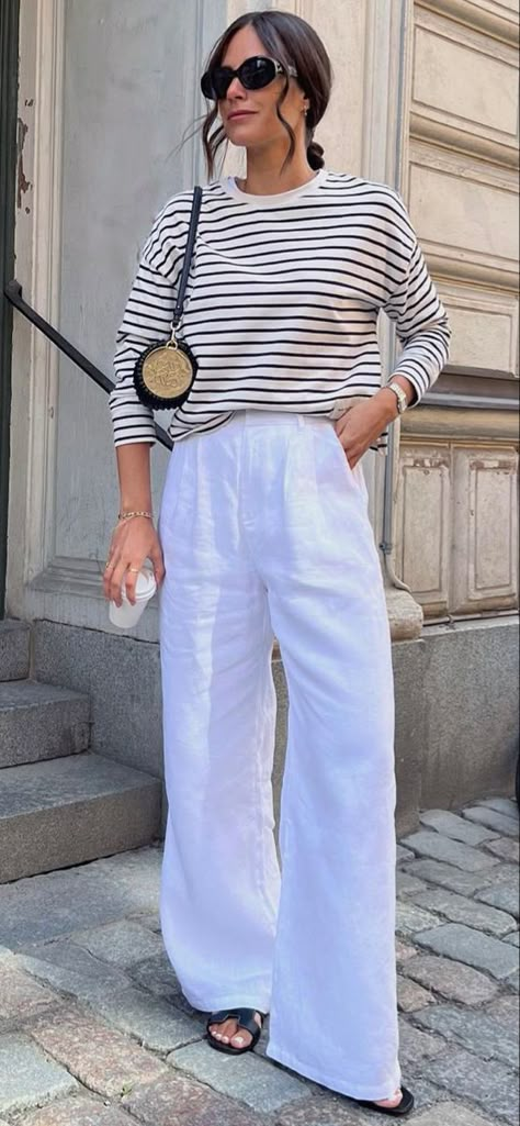 Casual Chic Spring 2024, Summer Work Wear 2023, 2023 Spring Street Style, Mum Style Outfits 2023, Chic Mum Style, Casual Italian Street Style, Smart Casual Women Spring, French Street Style 2023, Mum Style Fashion