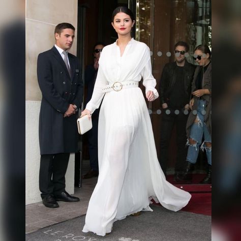 #love #selenagomez Selena Gomez Gown, Selena Gomez White Dress, Selena Gomez Dress, Girl Almighty, Selena Gomez Outfits, Stylish Maxi Dress, Hotel In Paris, Maxi Dress Outfit, Boss Life