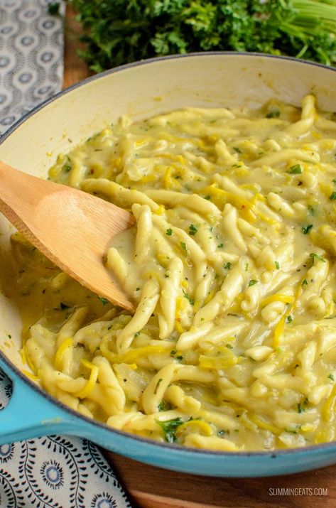 Yellow Zucchini Recipes, Pasta Gluten Free, Pasta Simple, Zucchini Pasta Recipes, Yellow Zucchini, Yellow Squash Recipes, Dairy Free Pasta, Speed Foods, Veggie Delight