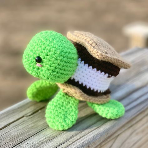 Make Plushies, Plushie Collection, Crochet Ornament Patterns, Crochet Turtle, Crochet Ornaments, Warm Spring, Kawaii Aesthetic, S Mores, Easy Crochet Patterns