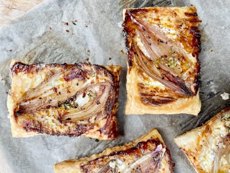 Carmelized Onion Tart, Upside Down Tart, Upside Down Puff Pastry, Caramelised Onion Tart, Onion Tart, Puff Pastry Tart, Pastry Tart, Puff Pastry Recipes, Onion Recipes