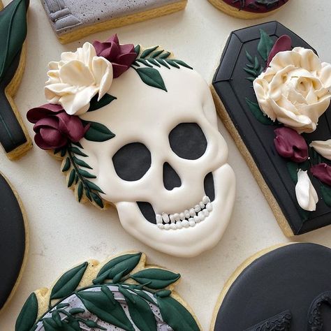 Renee Terry (@sweetcheeksbyrenee) | Instagram Sugar Skull Sugar Cookies, Skull Sugar Cookies Decorated, Bride Or Die Cookies, Skull Cookies Royal Icing, Fancy Cookies Decorated, Halloween Wedding Cookies, Gothic Cookies, Skull Cookies Decorated, Halloween Iced Cookies