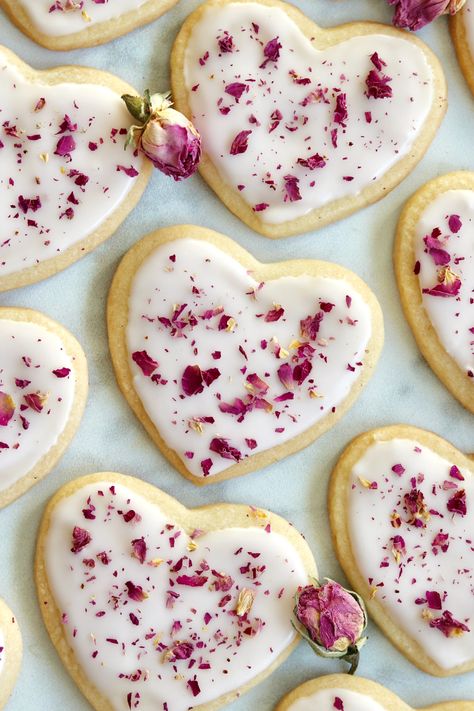 Ginger Rose, Snowball Cookie Recipe, Marshmallow Chocolate, Butter Crunch, Brownie Bars, Alone At Home, Peanut Butter Crunch, Rose Cookies, Buttery Shortbread Cookies