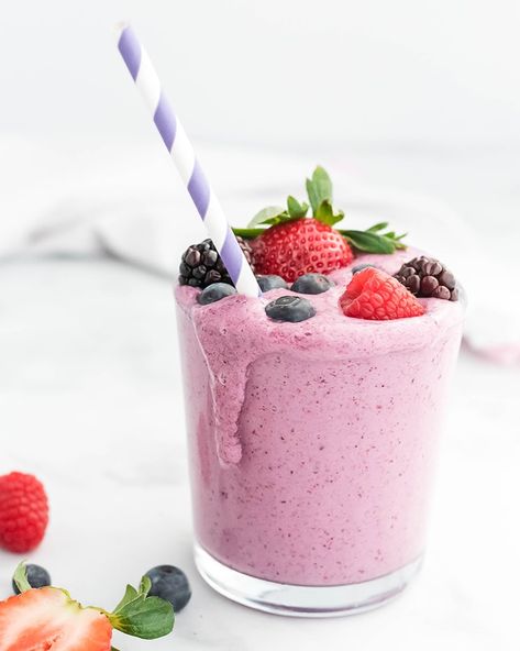 Mixed Berry Julius Smoothie with fresh berries on top Triple Berry Smoothie, Berries And Cream, Milk Smoothie, Like Mother Like Daughter, Ice Milk, Milkshake Recipes, Summer Berries, Berry Smoothie, Mixed Berries