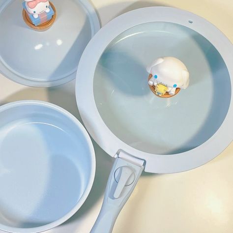 Cinnamoroll Kitchen, Cinnamonroll Aesthetic, Kawaii Cinnamoroll, Baking Gadgets, Japanese Room, Cute Furniture, Hello Kitty Clothes, Classy Winter Outfits, Hello Kit