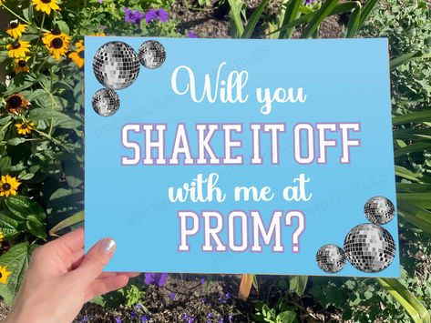 Prom Poster Ideas Taylor Swift, Promposals Taylor Swift, Taylor Promposal, Prom Posters Proposal Taylor Swift, Taylor Swift Promposal, Cute Posters To Ask Someone To A Dance, Prom Poster, Creative Prom Proposal Ideas, Promposal Ideas