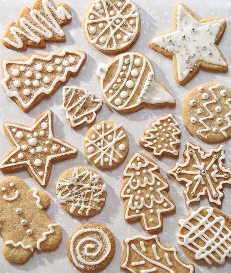 Sugar Cookie Cutouts, Brown Sugar Cookie Recipe, Meat Gifts, Banana Split Dessert, Cut Out Cookie Recipe, Brown Sugar Cookies, Cutout Cookies, Sugar Cookie Icing, Pumpkin Banana