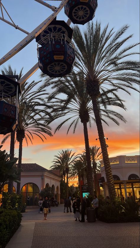 ferris wheel | sunset | outdoor mall | irvine california California Rich Aesthetic, South California Aesthetic, Ferris Wheel Sunset, Altadena California, Oc California, La Summer, Los Angeles Aesthetic, Cali Trip, California Aesthetic