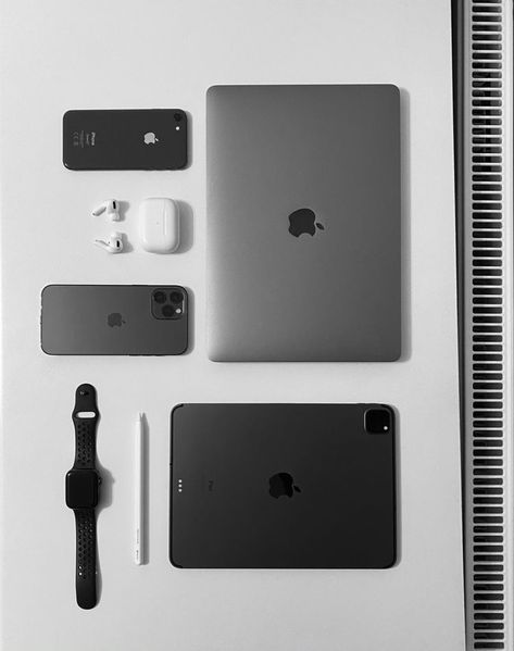 Apple Products Vision Board, Apple Set Up Aesthetic, Apple Accessories Aesthetic, Apple Products Aesthetic Black, Black Apple Products, Apple Asethic, Apple Devices Aesthetic, All Apple Products Aesthetic, Apple Aesthetic Products