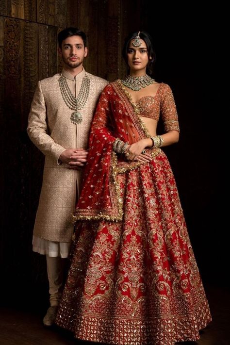 Baju Kahwin, Sabyasachi Bridal, Bridal Lehenga Designs, Latest Bridal Lehenga, Saree Bollywood, Wedding Lehenga Designs, Perhiasan India, Indian Wedding Outfit, Indian Bride Outfits