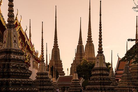 Bangkok Architecture, Thailand Buildings, Wat Pho Bangkok, Grand Palace Bangkok Photography, Bangkok Thailand Temple, Buddhist Architecture, Ancient City Bangkok, Reclining Buddha, Wat Pho