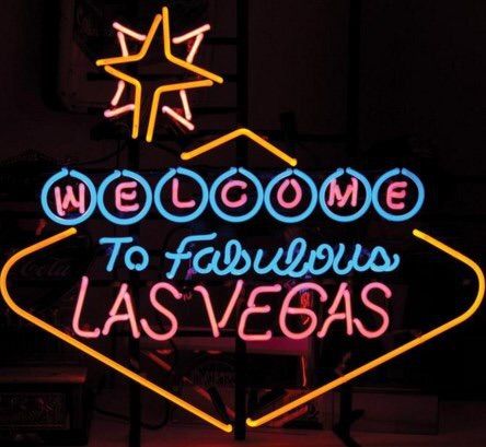 Image via We Heart It #dark #glow #LasVegas #LV #neon #Nevada #shine Welcome To Vegas, Las Vegas Neon, Abi Motto, Vegas Lights, Vintage Vegas, Neon Bar Signs, Vegas Theme, Vegas Sign, Vegas Vacation