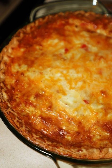 Crab Quiche Recipes Swiss Cheese, Crabmeat Quiche Recipes, Crab Quiche Recipes Crustless, Crab Quiche Recipes, Crabmeat Quiche, Crab Pie Recipe, Quiche Chicken, Crabmeat Recipes, Crab Pie