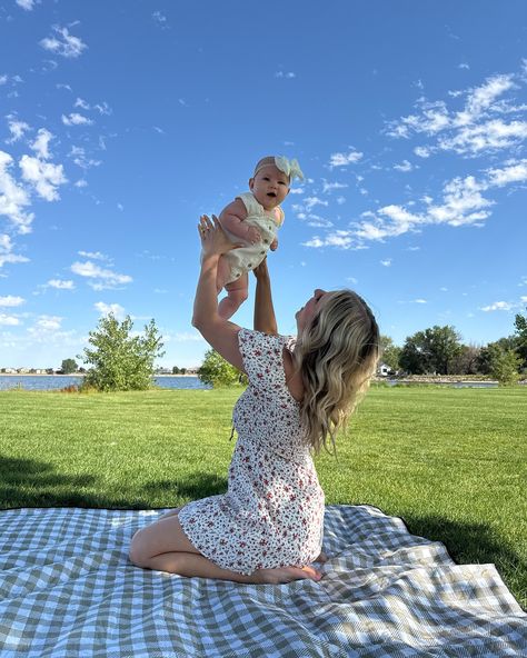 sunshine, smiles, and the magic of everyday moments with my little family ✨ [motherhood, millennial mom, new mom, new baby, new parents, mom and baby, slow living, relatable mom] #relatablemom #momlifeisthebestlife #newmamalife #momblogger #millenialmom #slowliving #slowlifestyle Relatable Mom, Slow Lifestyle, Millennial Mom, Future Job, Little Family, Mom Baby, Everyday Moments, Stay At Home Mom, Mom Blogger