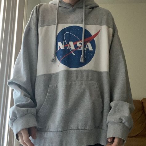 Chemistry NASA Hoodie Nasa Hoodie Outfit, Nasa Aesthetic Outfit, Space Aesthetic Clothes, Nasa Room, Bee Königswasser, Nasa Sweater, Ricky Potts, Space Core, Anime Tshirts