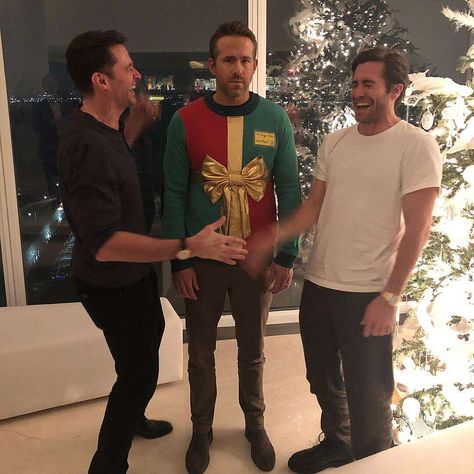 ryan-reynolds-1 Jake Ryan, Special Christmas Gift, Jake Gyllenhaal, Ryan Reynolds, Hugh Jackman, Dress Code, Ugly Sweater, Ugly Christmas, Christmas Sweater