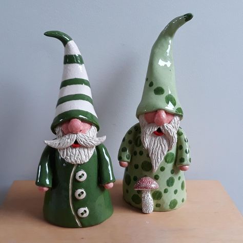 Pottery Gnomes, Christmas Gourds, Book Buddy, Ceramic Bead Jewelry, Buddy Gifts, Pottery Christmas, Clay Christmas Decorations, Ceramic Christmas Decorations, Pottery Projects