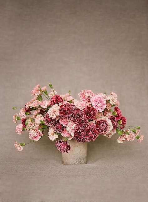 Carnation Wedding Centerpieces, Carnation Centerpieces, Carnation Wedding, Carnation Bouquet, Red Carnation, Wedding Bouquets Pink, Pink Carnations, Carnation Flower, Pink Wedding Flowers